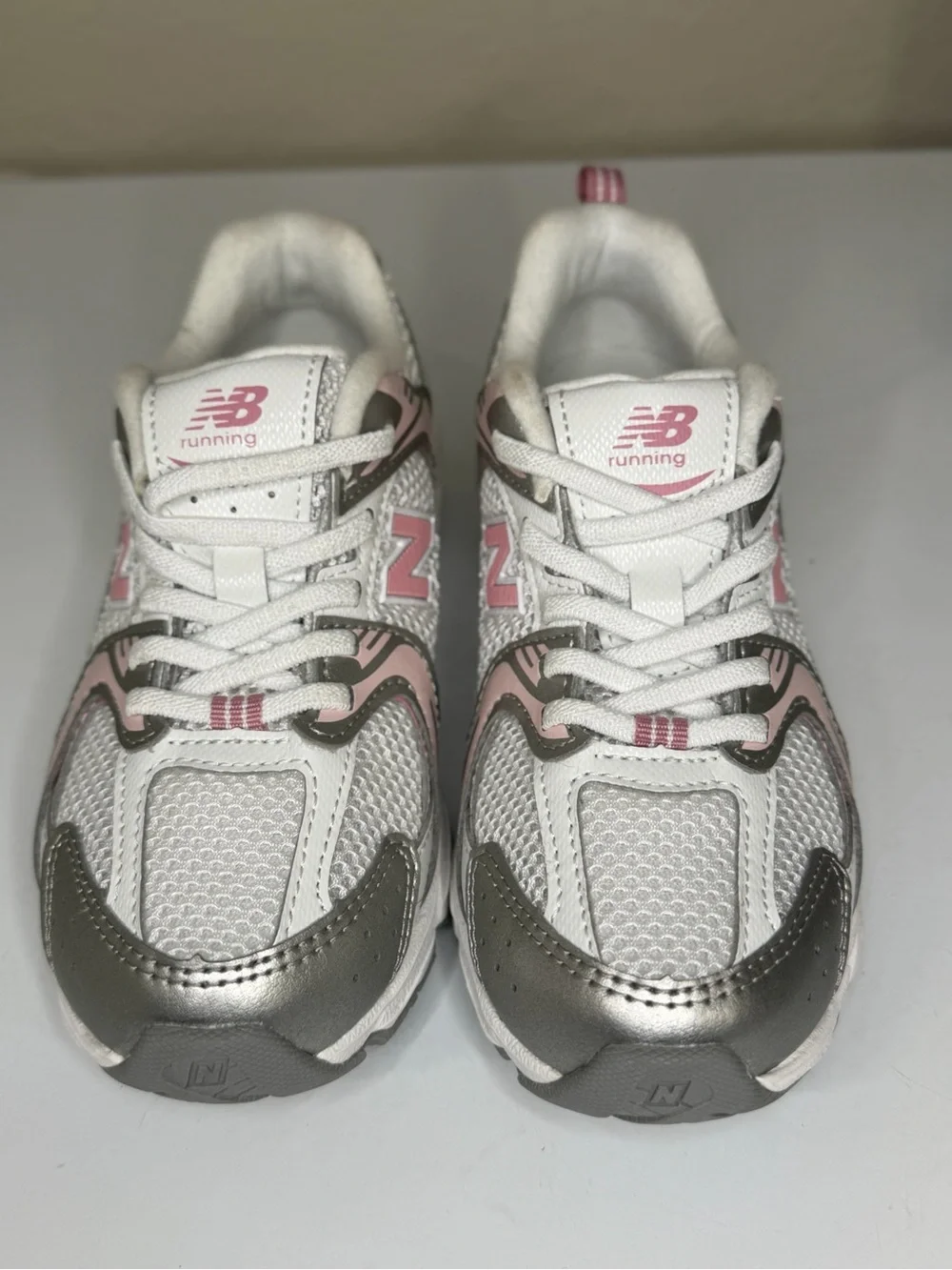 ❌❌❌New Balance Kids Silver and Pink Mesh Sneakers